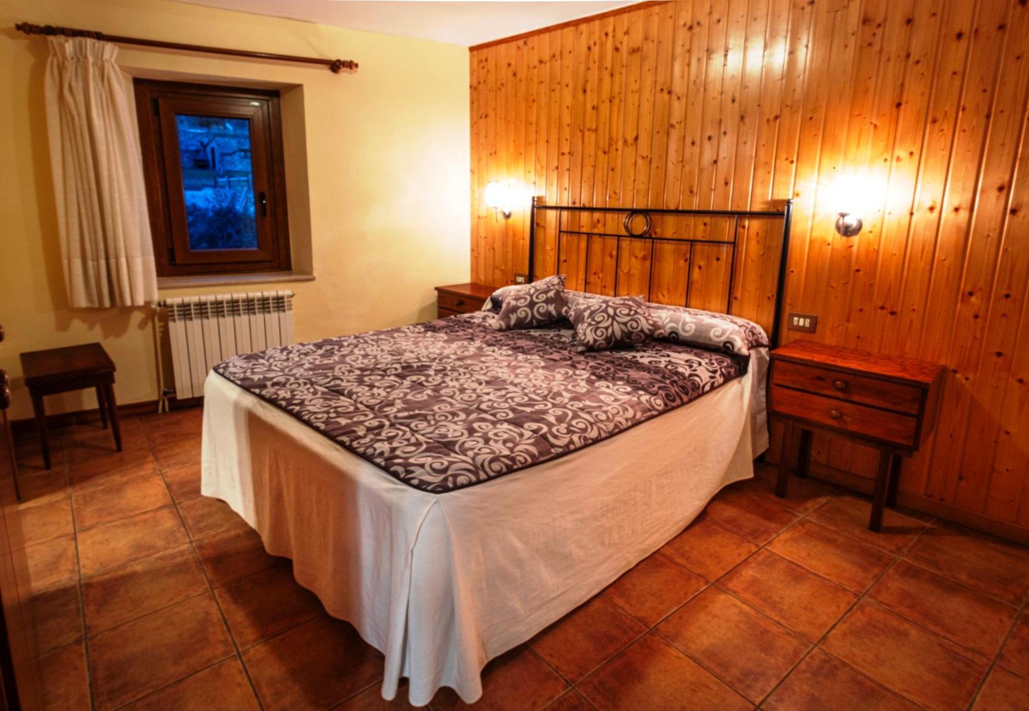 Can Tubau - Casa Rural - Apartaments Campelles Extérieur photo
